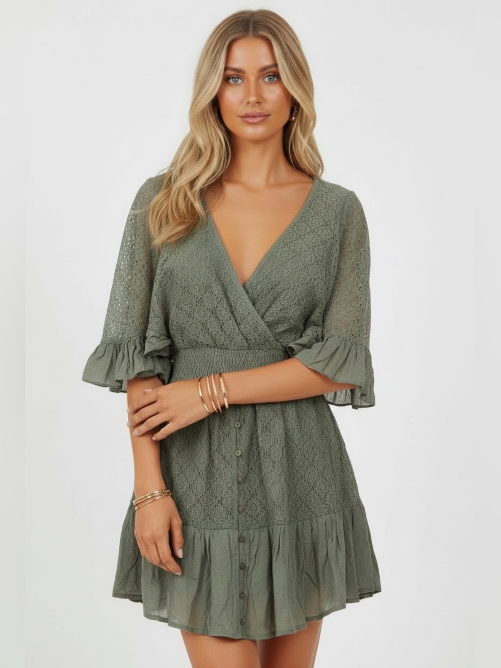 NWT EASEL Lace Detail V-Neck Tie Back Flowy Sleeve Romper Size Small - Picture 2 of 5